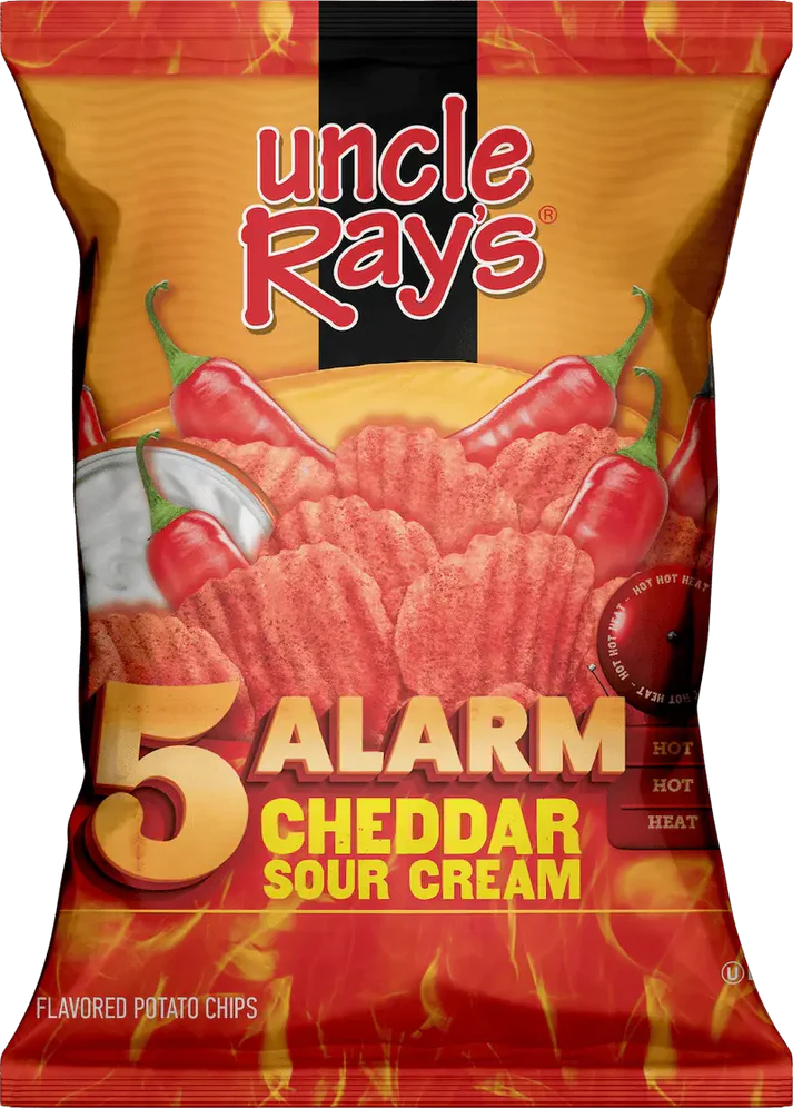 Uncle Ray's 5 Alarm Cheddar & Sour Cream Potato Chips – 120.5g 🧀🌶️