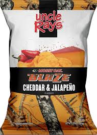 Uncle Ray's Mossy Oak Blaze Cheddar & Jalapeño Chips – 120.5g 🌶️🧀